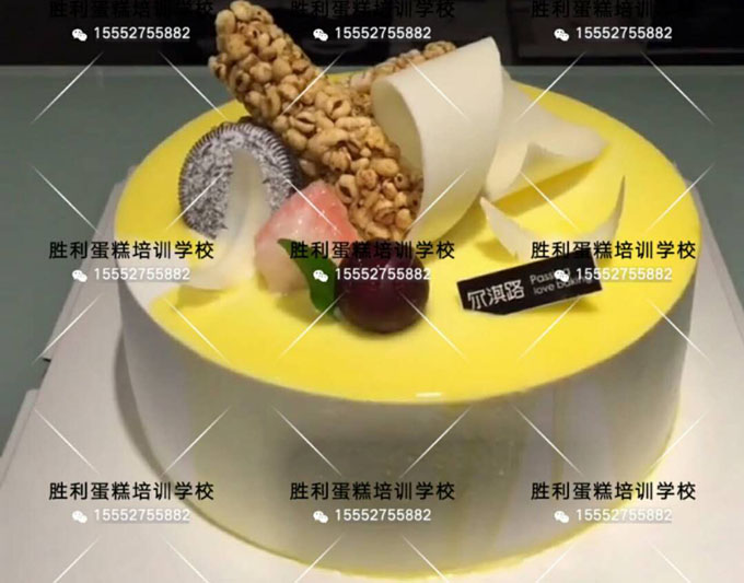 生日蛋糕裱花